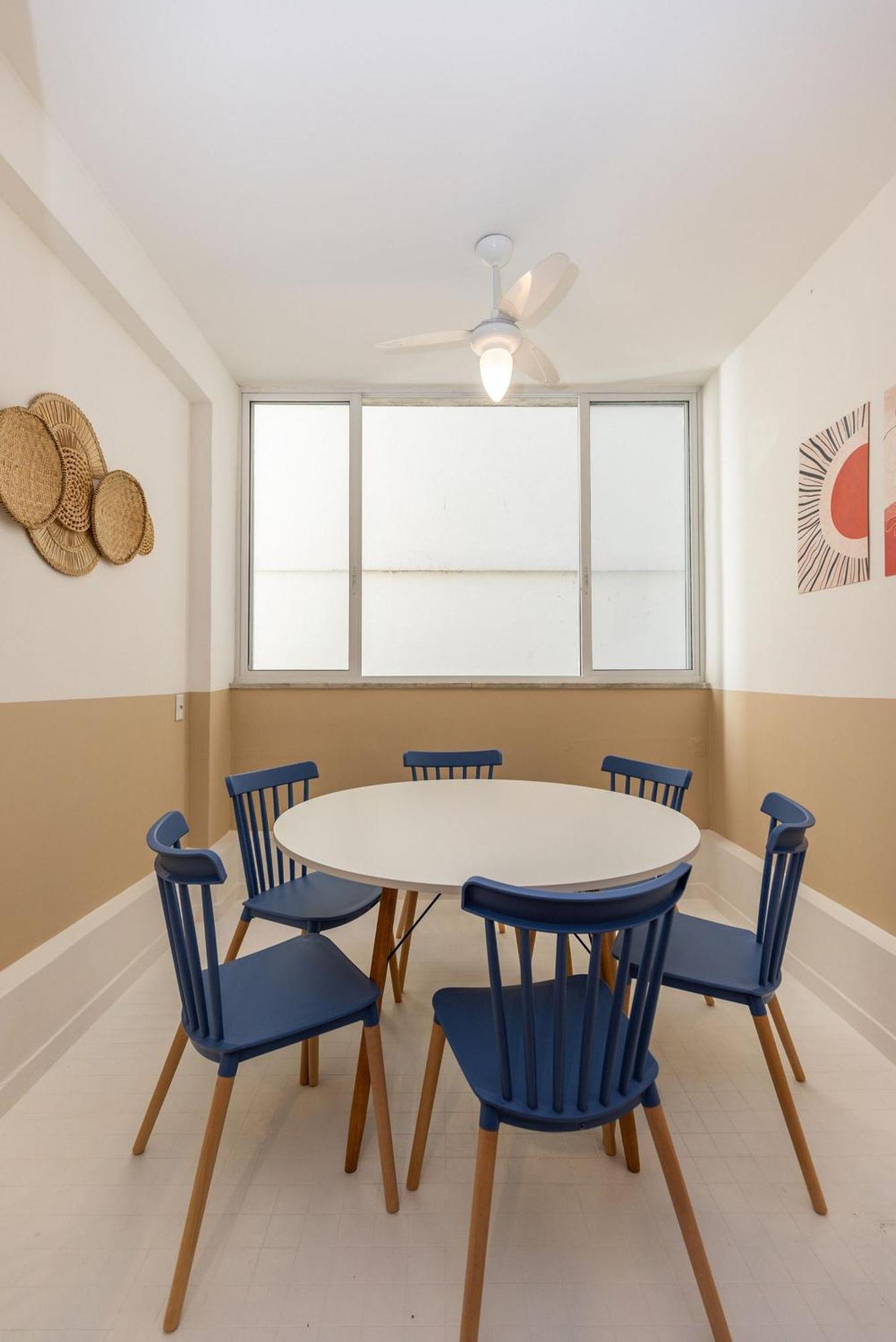 Apartamento No Coracao Do Leblon, Metro E 350m Da Praia! *