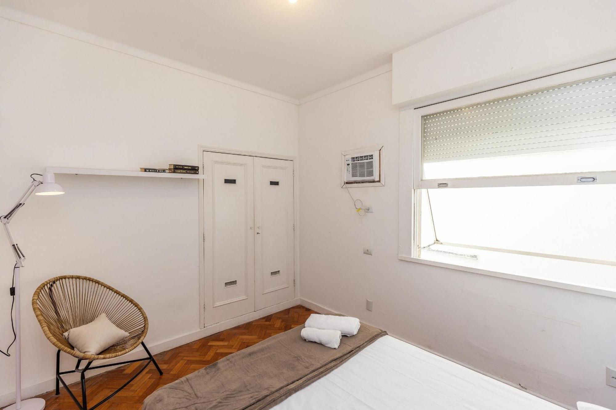 Apartamento No Coracao Do Leblon, Metro E 350m Da Praia!