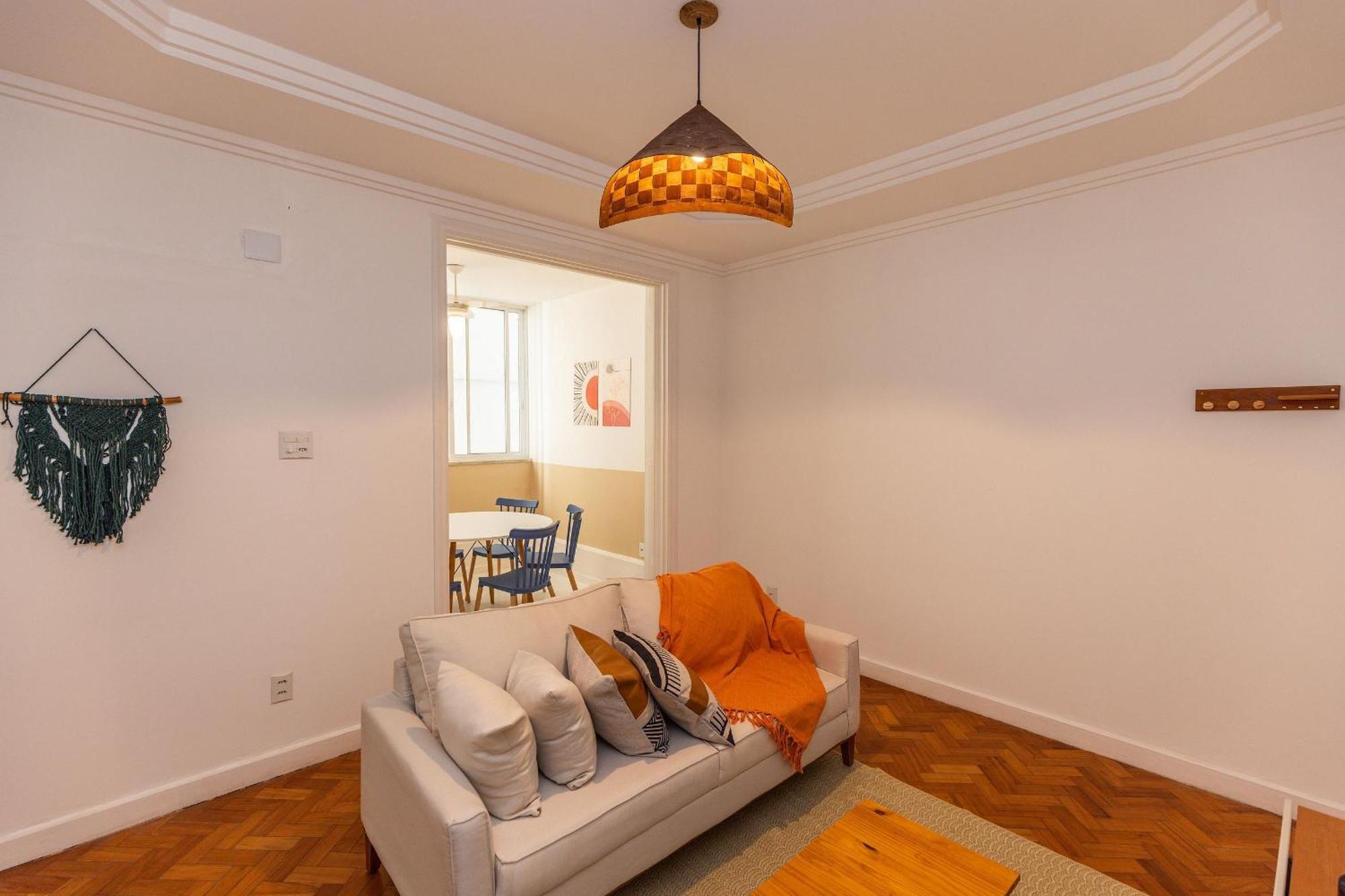 Apartamento No Coracao Do Leblon, Metro E 350m Da Praia!